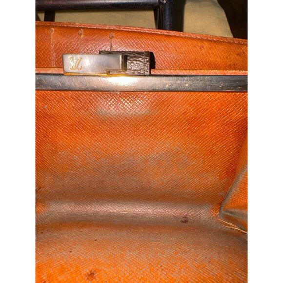 Louis Vuitton Kisslock Portefeuille Monogram Bifold Wallet and Dustbag - Picture 11 of 12